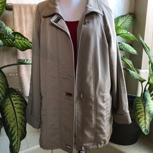 Classic Elements beige medium-weight jacket